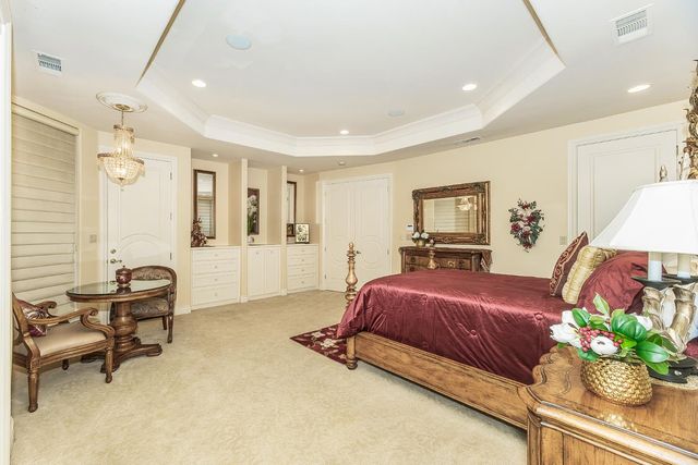 2135 SE Cottonwood Circle, Visalia, CA 93277