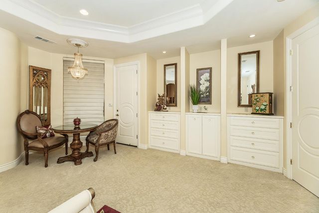 2135 SE Cottonwood Circle, Visalia, CA 93277