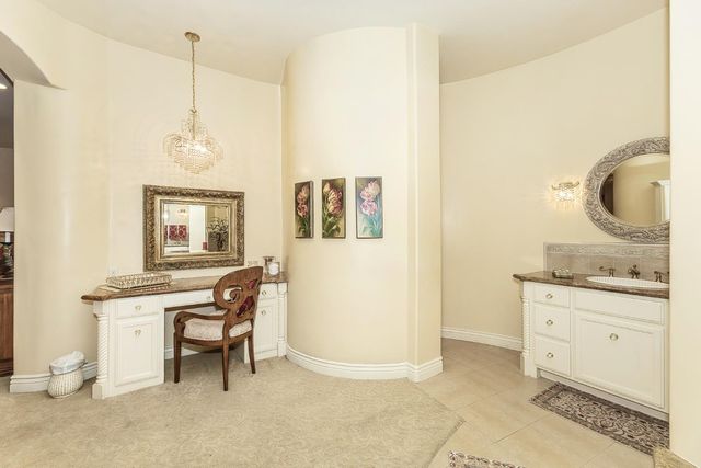 2135 SE Cottonwood Circle, Visalia, CA 93277