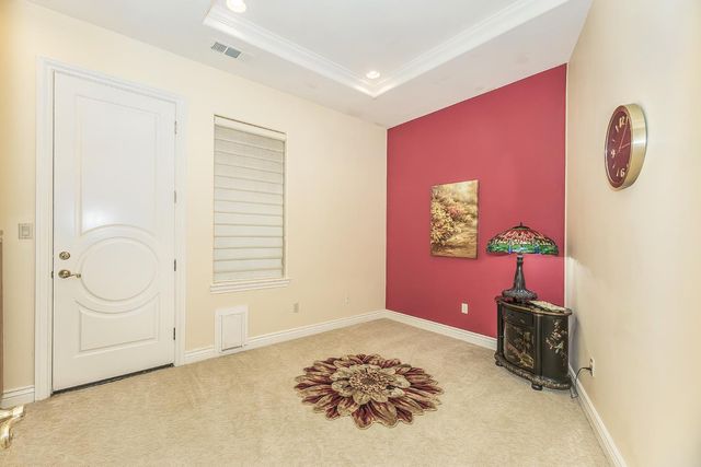 2135 SE Cottonwood Circle, Visalia, CA 93277