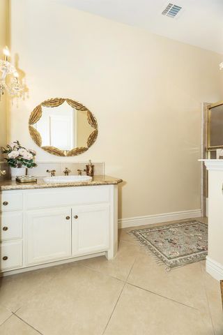 2135 SE Cottonwood Circle, Visalia, CA 93277