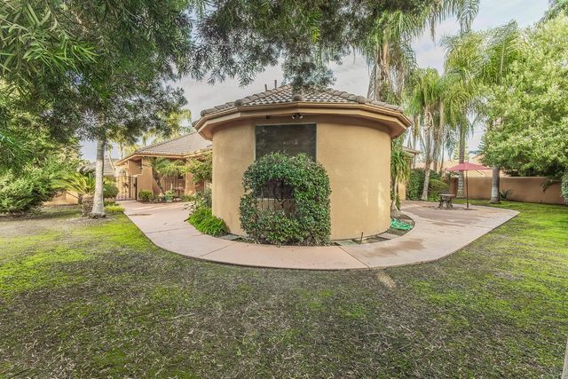 2135 SE Cottonwood Circle, Visalia, CA 93277