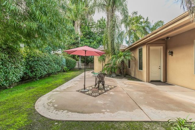 2135 SE Cottonwood Circle, Visalia, CA 93277