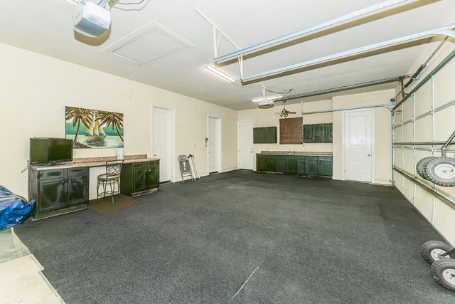 2135 SE Cottonwood Circle, Visalia, CA 93277