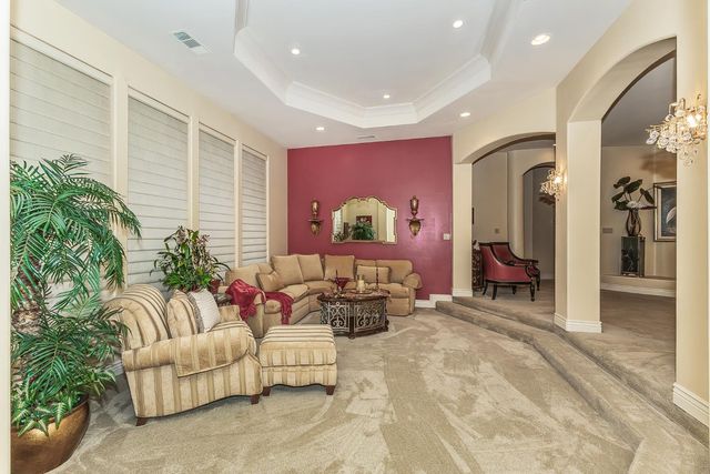 2135 SE Cottonwood Circle, Visalia, CA 93277