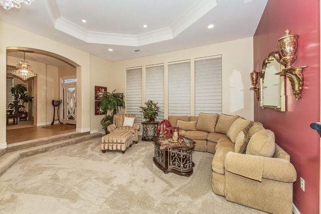 2135 SE Cottonwood Circle, Visalia, CA 93277