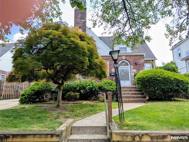 32 Sylvan Avenue, Bergenfield, NJ 07621
