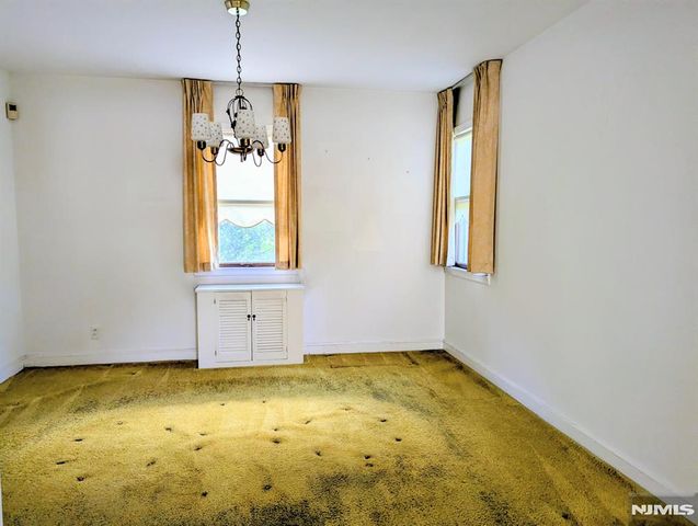 32 Sylvan Avenue, Bergenfield, NJ 07621