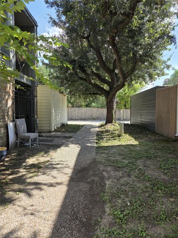 10267 S Gessner Road, Houston, TX 77071