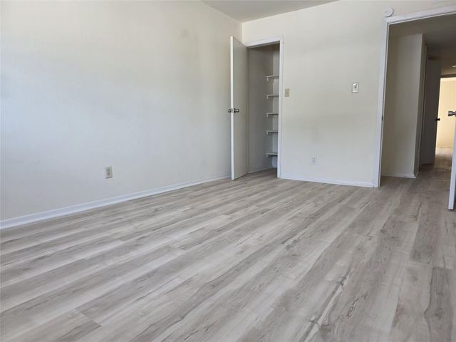 10267 S Gessner Road, Houston, TX 77071