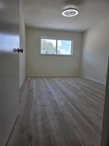 10267 S Gessner Road, Houston, TX 77071