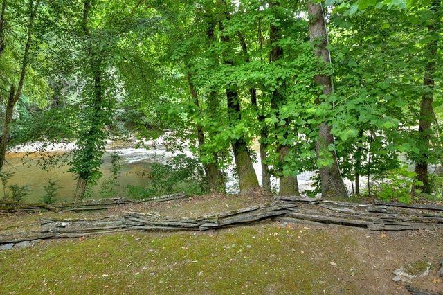 88 Pauls Lane, Ellijay, GA 30536
