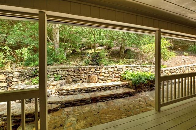 88 Pauls Lane, Ellijay, GA 30536