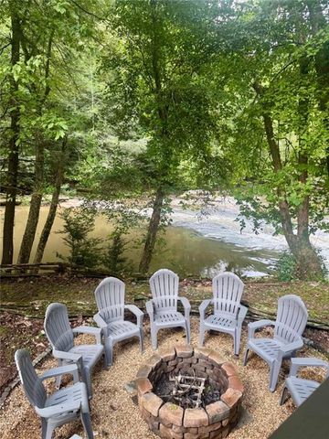 88 Pauls Lane, Ellijay, GA 30536