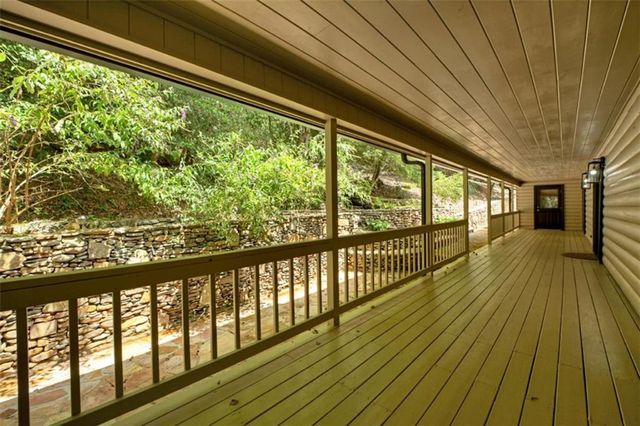 88 Pauls Lane, Ellijay, GA 30536