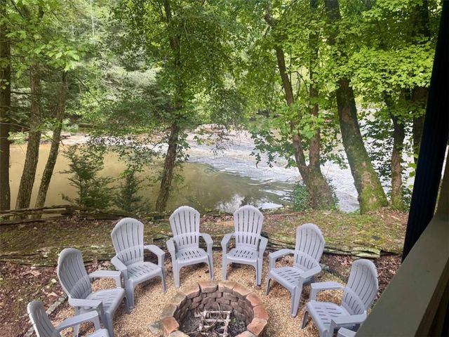 88 Pauls Lane, Ellijay, GA 30536