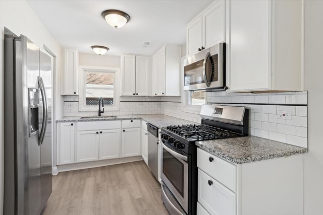 1208 S Union Street, Aurora, IL 60505