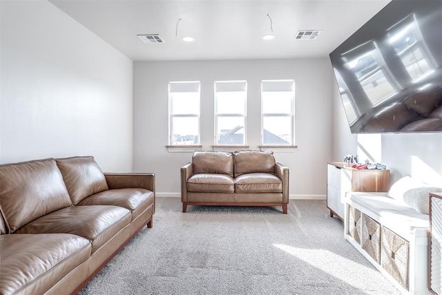 3281 Silver Crossings Circle, Piedmont, OK 73078