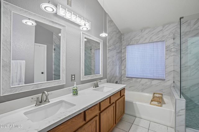 704 E WINDSOR Drive, Gilbert, AZ 85296