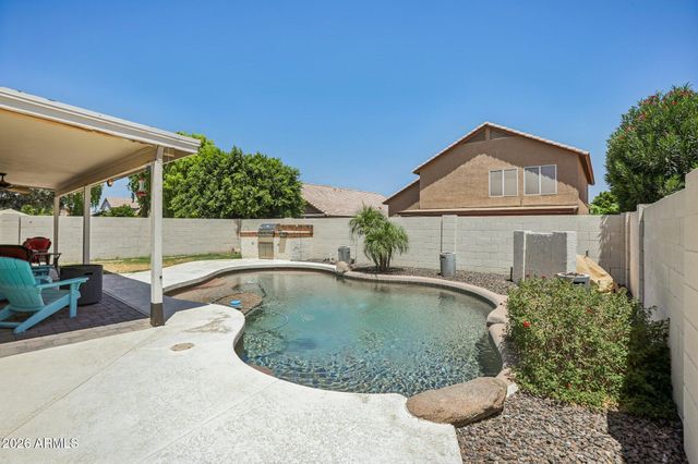 704 E WINDSOR Drive, Gilbert, AZ 85296