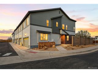 19585 E Sunset Cir, Aurora, CO 80015
