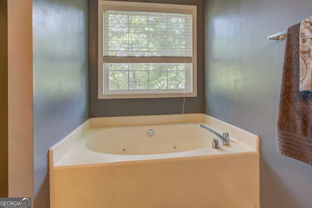 530 Windermere Drive, Loganville, GA 30052