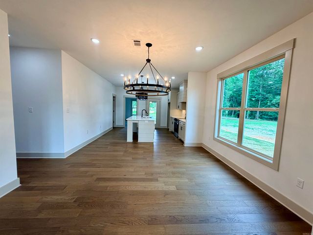 6812 N Detonti, Bauxite, AR 72011