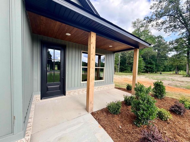 6812 N Detonti, Bauxite, AR 72011