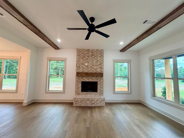 6812 N Detonti, Bauxite, AR 72011