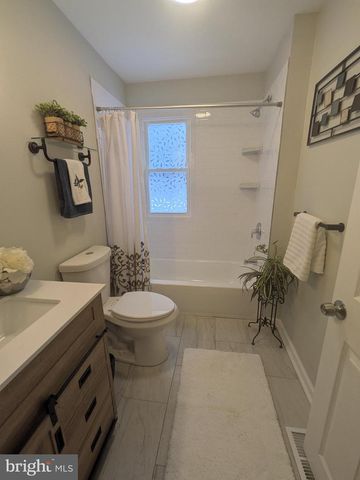 637 W SOMERDALE RD, Somerdale, NJ 08083