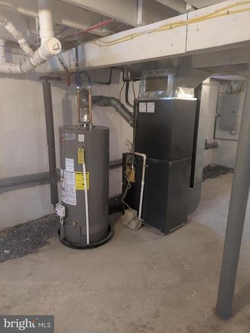 637 W SOMERDALE RD, Somerdale, NJ 08083