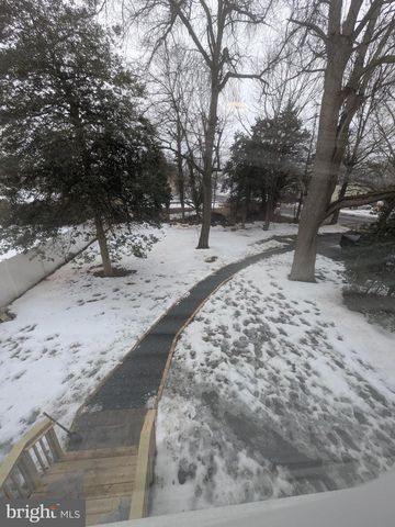 637 W SOMERDALE RD, Somerdale, NJ 08083