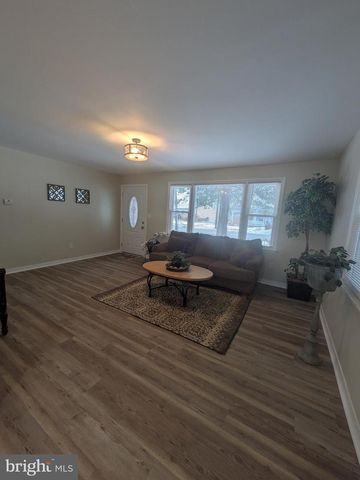 637 W SOMERDALE RD, Somerdale, NJ 08083