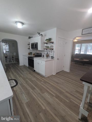 637 W SOMERDALE RD, Somerdale, NJ 08083