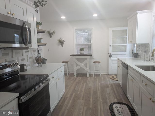 637 W SOMERDALE RD, Somerdale, NJ 08083