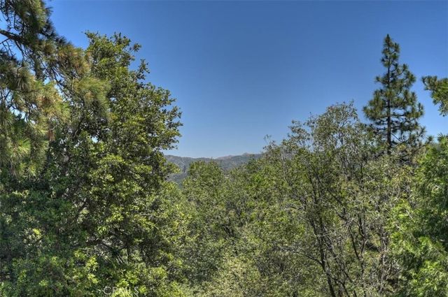 395 Wylerhorn, Crestline, CA 92325