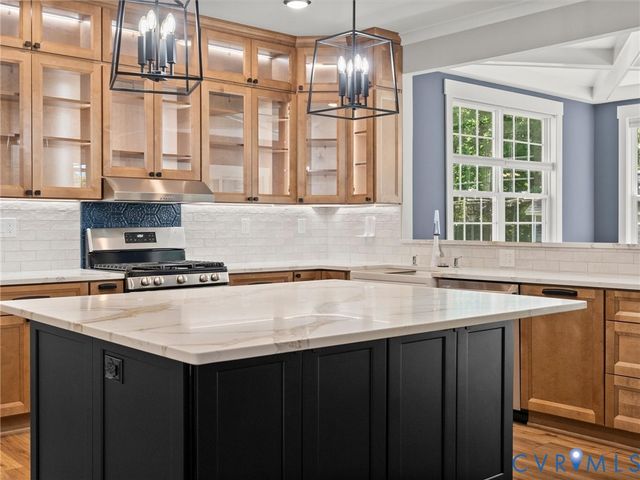 11537 Longtown Dr, Midlothian, VA 23112
