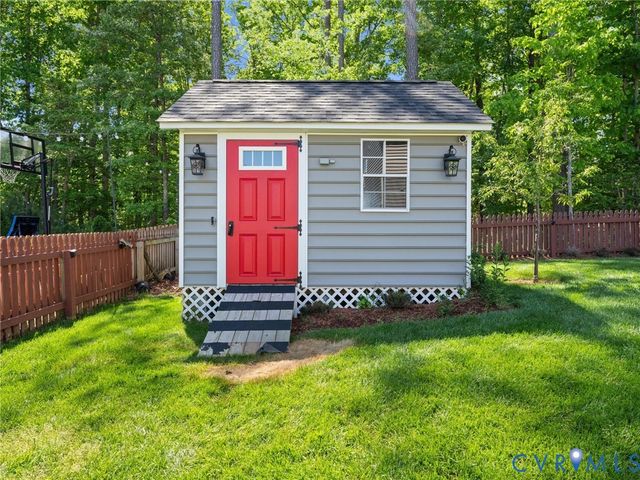 11537 Longtown Dr, Midlothian, VA 23112