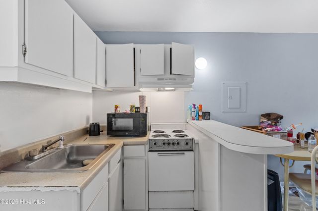 452 Racine Drive F-303, Wilmington, NC 28403