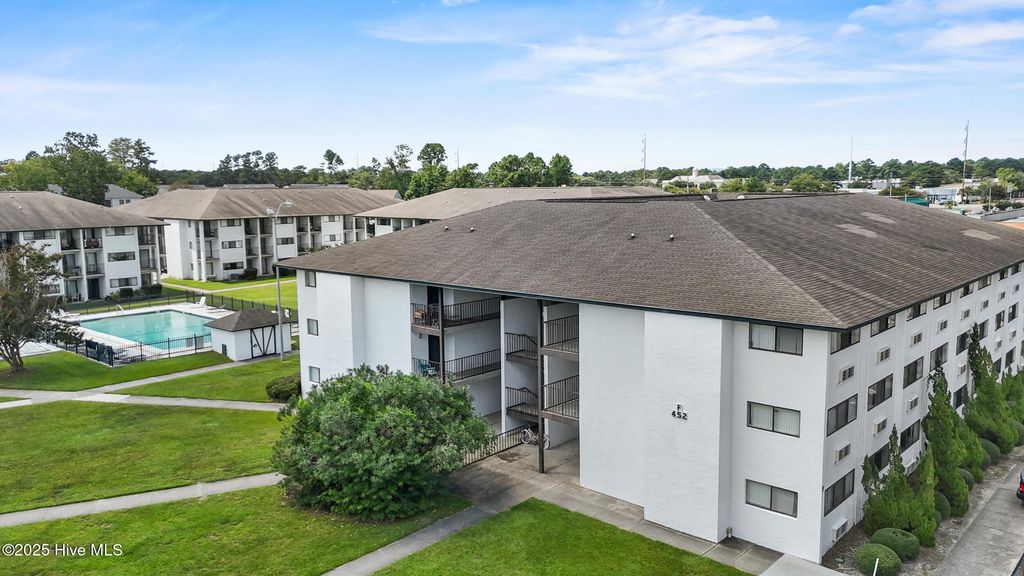 452 Racine Drive F-303, Wilmington, NC 28403