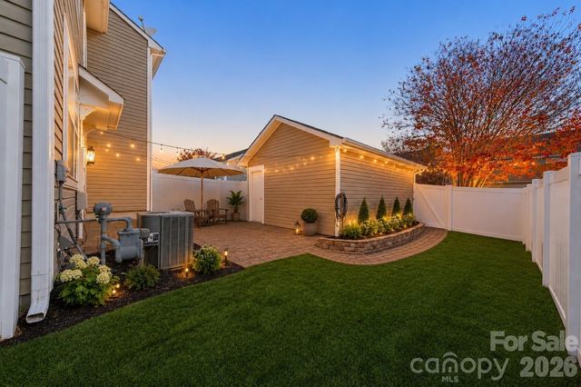 18426 W Catawba Avenue, Cornelius, NC 28031