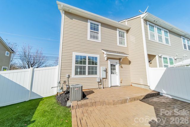 18426 W Catawba Avenue, Cornelius, NC 28031