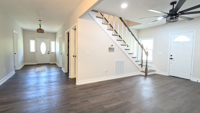 210 Pap Johnson Cir, Gainesboro, TN 38562