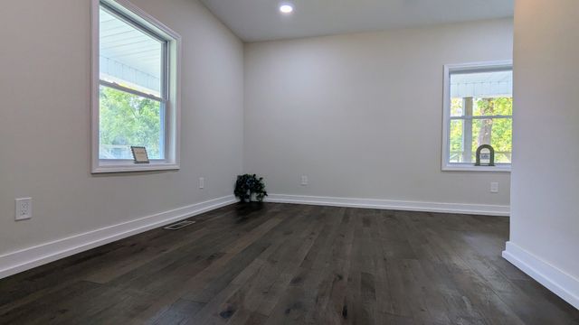 210 Pap Johnson Cir, Gainesboro, TN 38562
