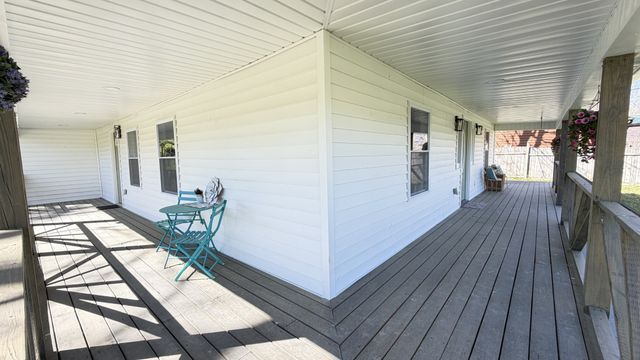 210 Pap Johnson Cir, Gainesboro, TN 38562