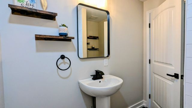 210 Pap Johnson Cir, Gainesboro, TN 38562