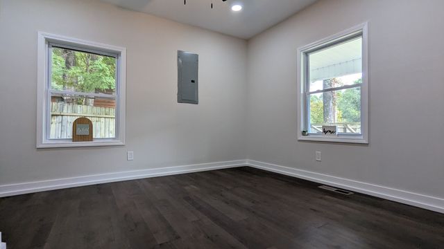 210 Pap Johnson Cir, Gainesboro, TN 38562