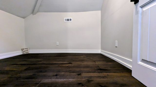 210 Pap Johnson Cir, Gainesboro, TN 38562