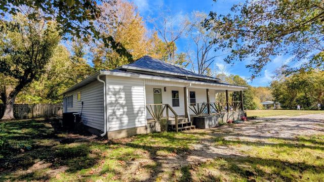 210 Pap Johnson Cir, Gainesboro, TN 38562