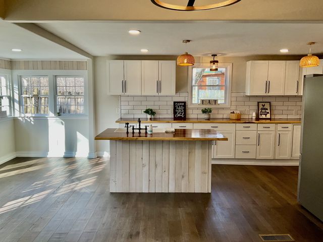 210 Pap Johnson Cir, Gainesboro, TN 38562